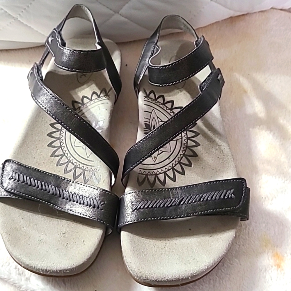 Aetrex sandals